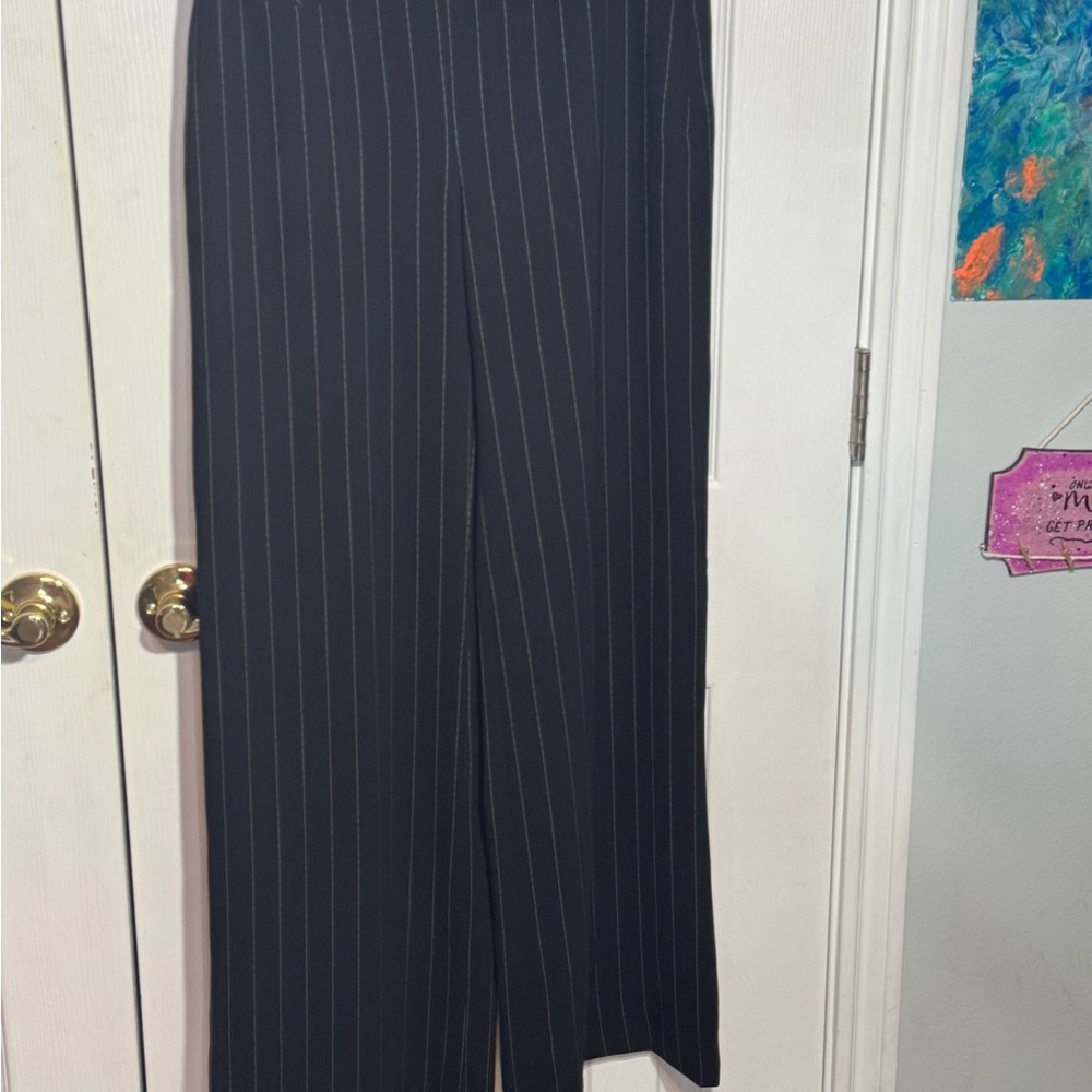 Business So Pretty Georgiou Wonen Black Pinstripe Trousers Size 2